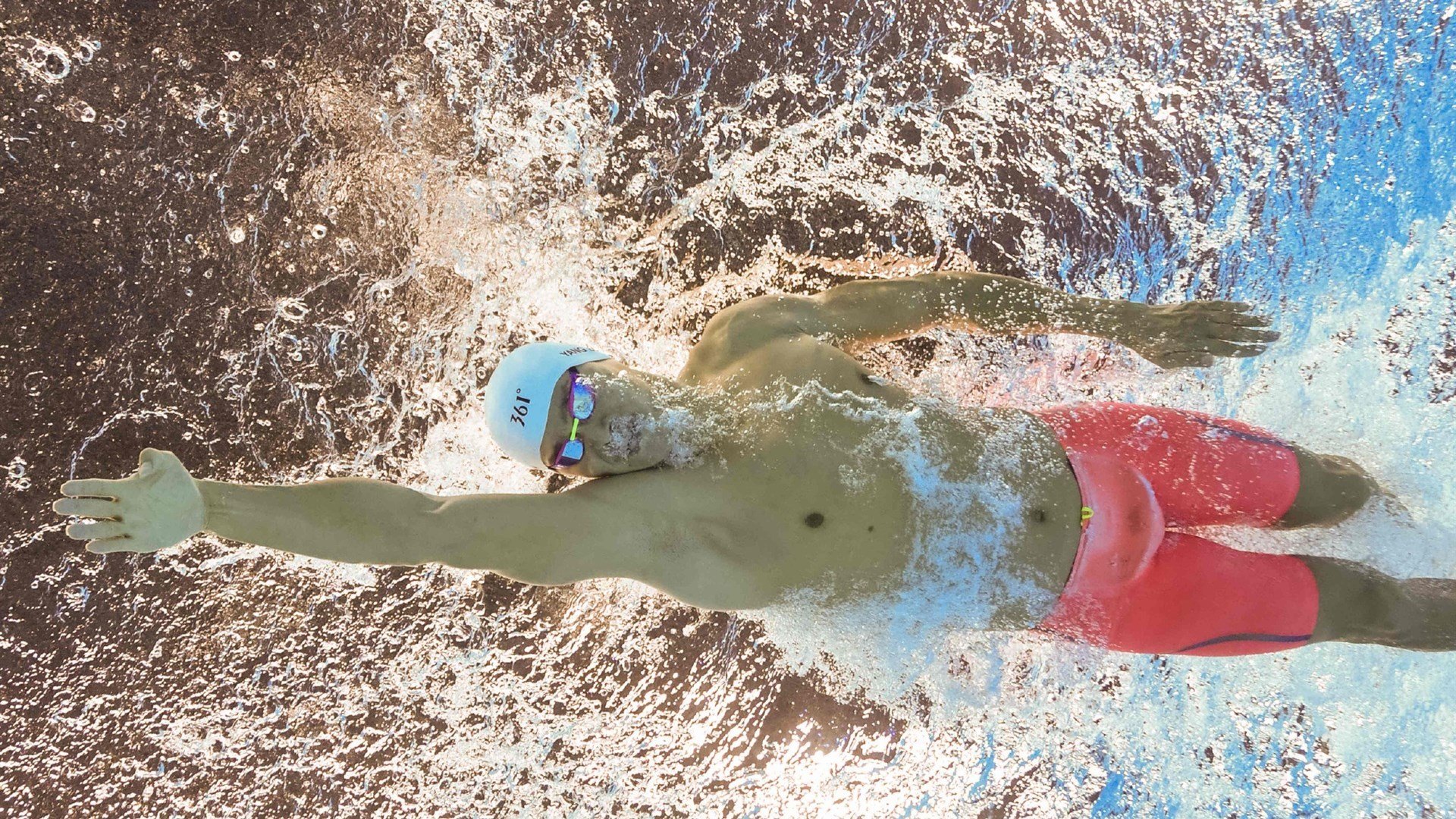 中国女篮的坚持成为无数人心中的榜样，中国女篮的精神