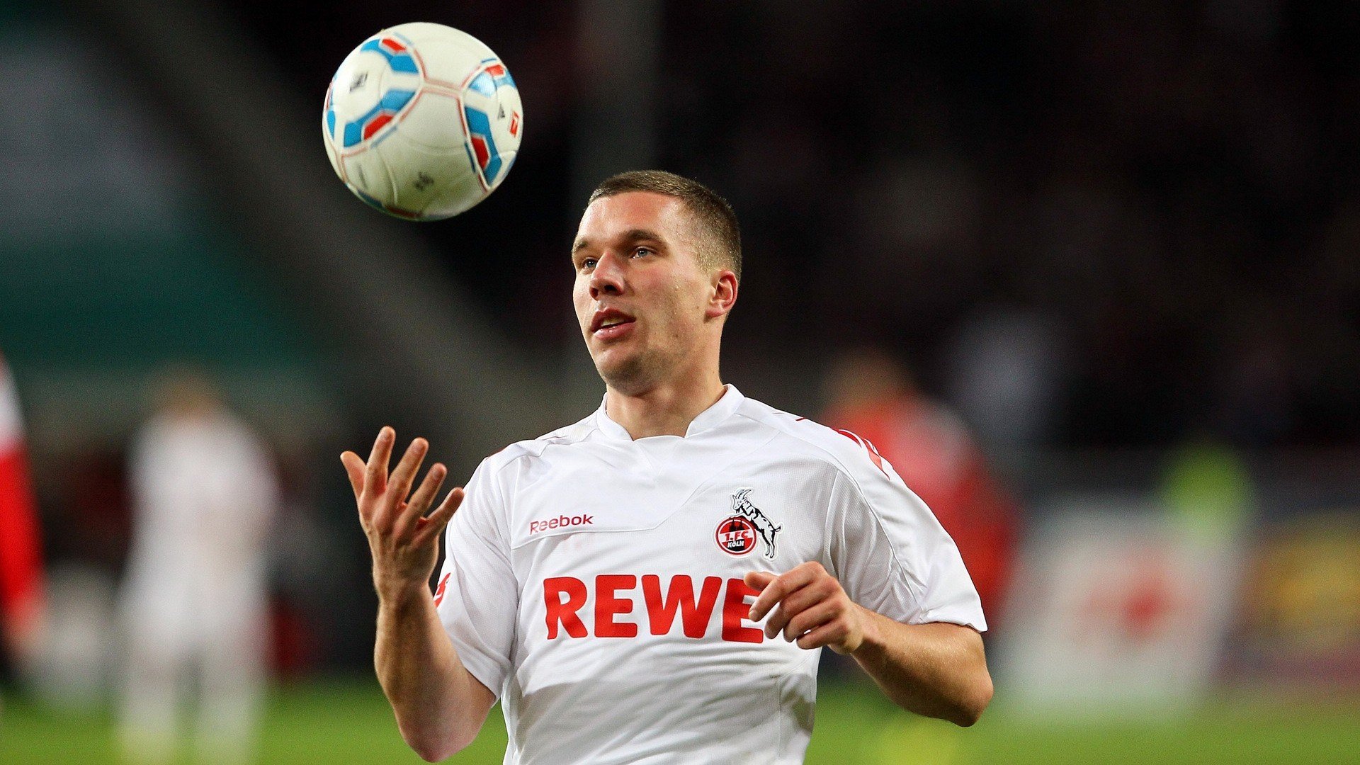 体育产业：赛事直播平台推出会员付费新策略解析，直播体育比赛哪个平台好