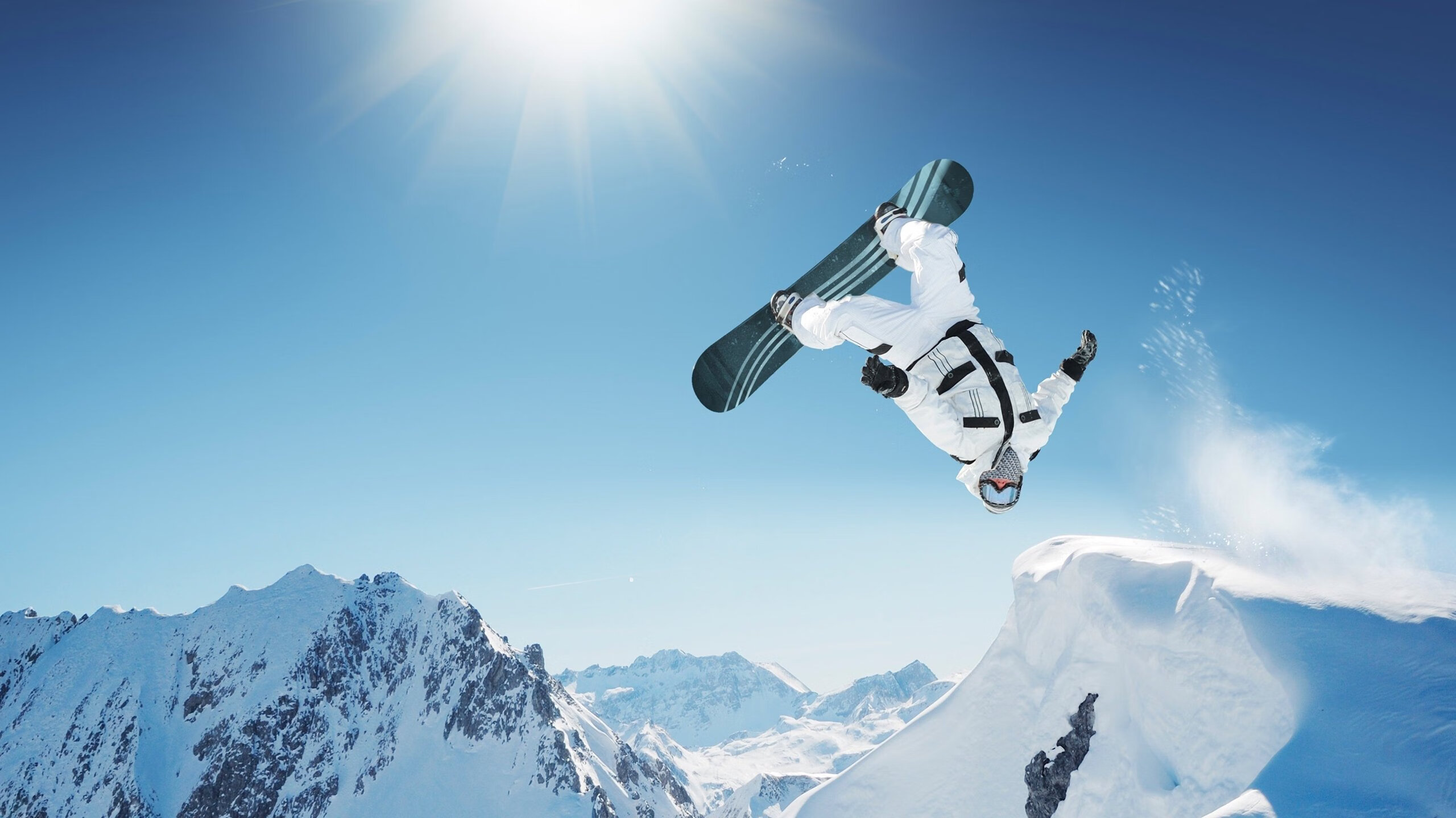 蝶泳新秀中立代表队A助力突破，蝶泳女选手